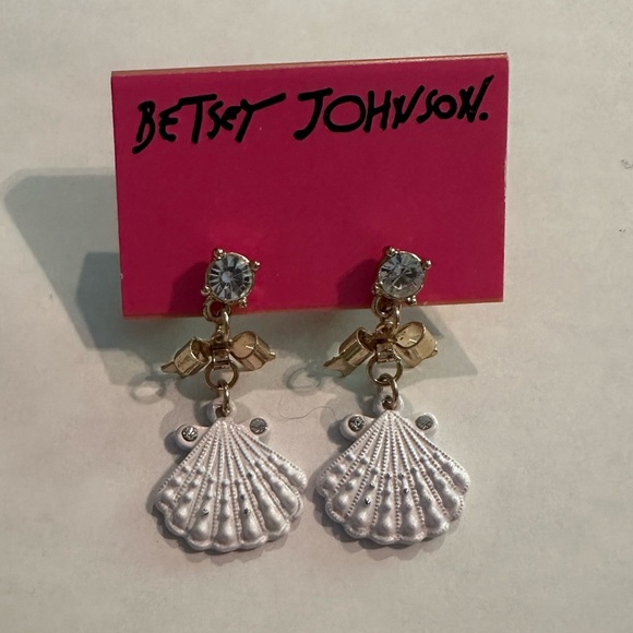 Betsey Johnson Earrings White Seashell, Gold Bows & Diamond Rhinestone NEW - Picture 2 of 5